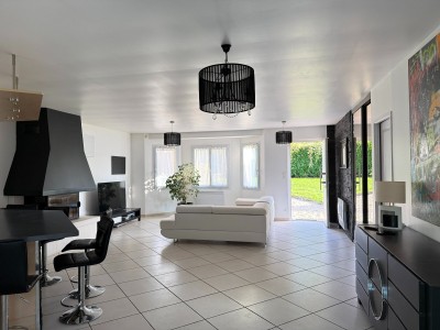 maison traditionnelle de Plain Pied + piscine A VENDRE - ROZAY EN BRIE - 262.29 m2 - 470000€
