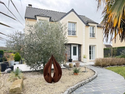 MAISON TRADITIONNELLE A VENDRE - ROZAY EN BRIE - 150 m2 - 429�000�&euro;