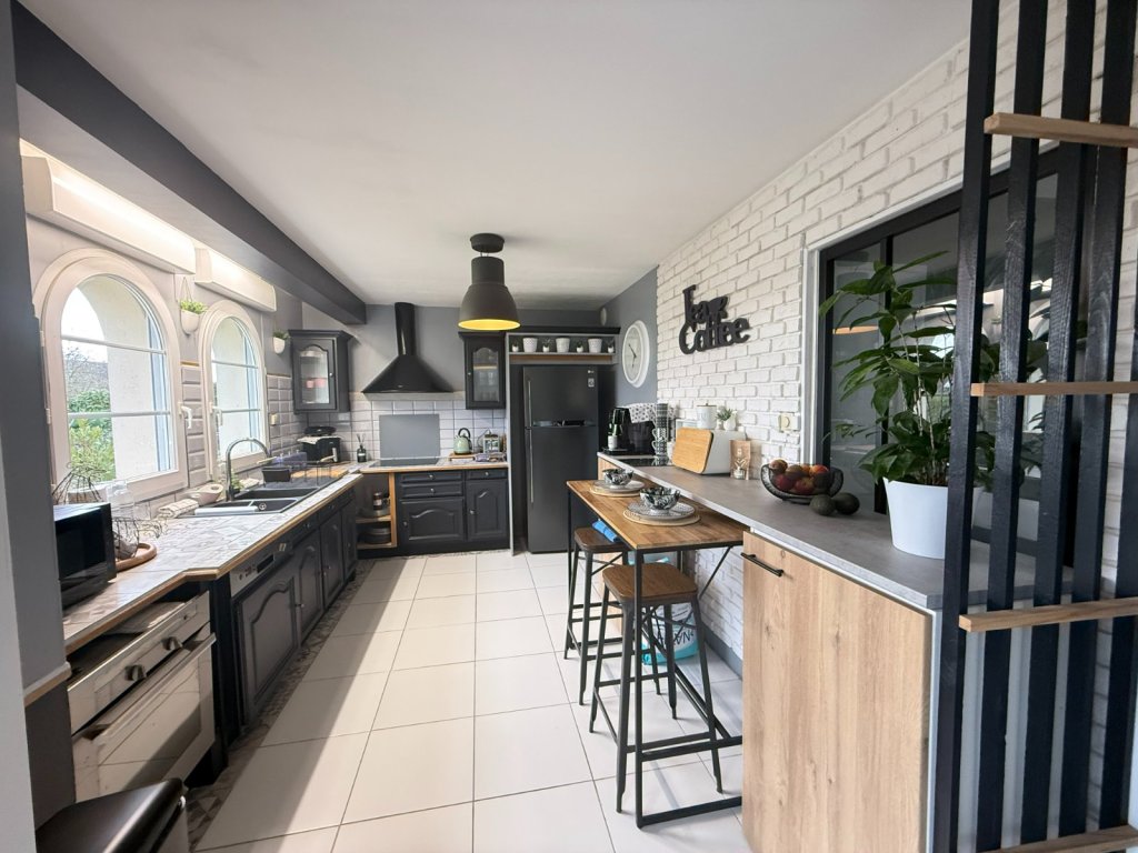 MAISON TRADITIONNELLE A VENDRE - ROZAY EN BRIE - 150 m2 - 429�000�&euro;