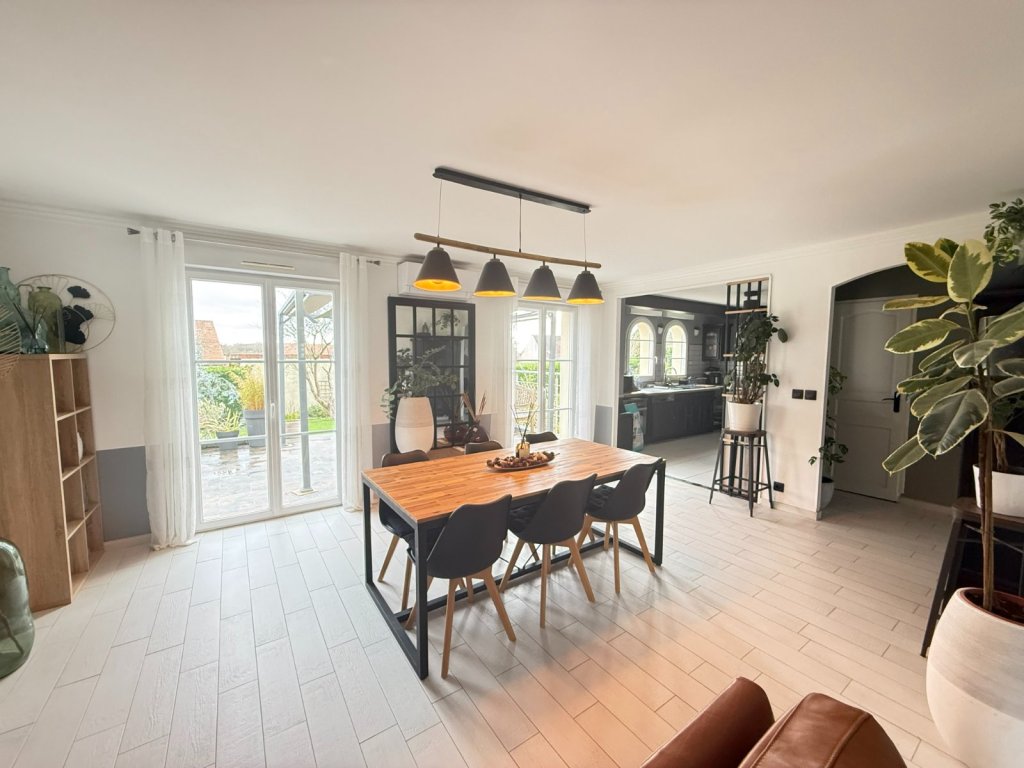 MAISON TRADITIONNELLE A VENDRE - ROZAY EN BRIE - 150 m2 - 429�000�&euro;