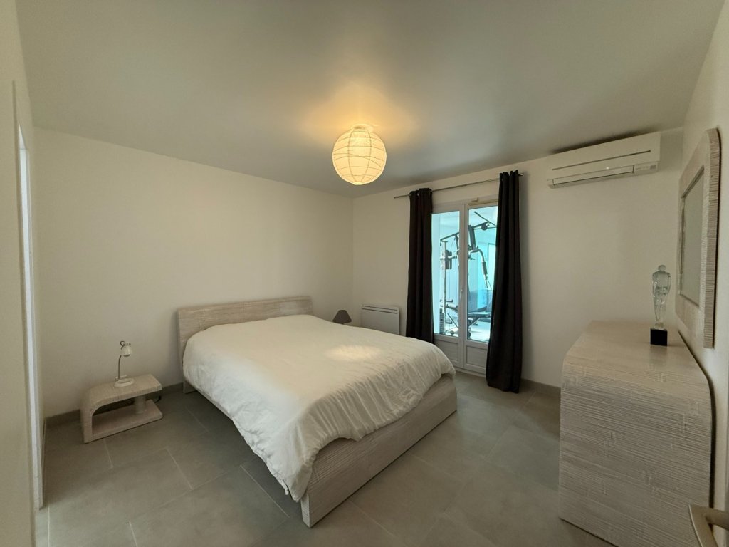 maison traditionnelle de Plain Pied + piscine A VENDRE - ROZAY EN BRIE - 262.29 m2 - 470�000�&euro;