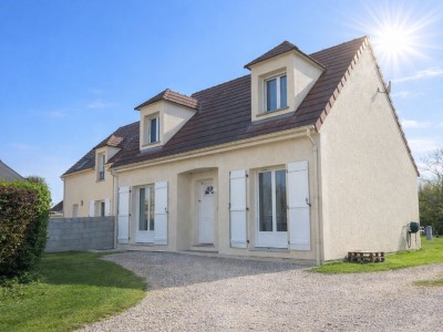 Maison 4 chambres (107 m²) Le Plessis-Feu-Aussoux, terrain 579 m², lumineuse, RDC chambre, PAC air/eau, 4 parkings, terrasse sud, fibre.