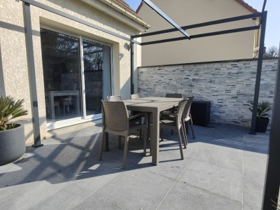 Maison 4 chambres (107 m²) Le Plessis-Feu-Aussoux, terrain 579 m², lumineuse, RDC chambre, PAC air/eau, 4 parkings, terrasse sud, fibre.