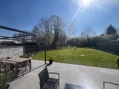 Maison 4 chambres (107 m²) Le Plessis-Feu-Aussoux, terrain 579 m², lumineuse, RDC chambre, PAC air/eau, 4 parkings, terrasse sud, fibre.