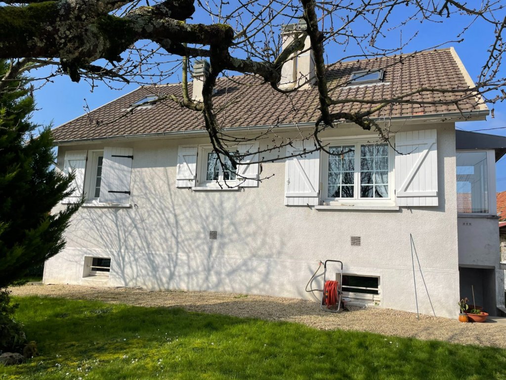 Maison  , 2 chambres + bureau , garage, jardin - ROZAY EN BRIE - 90 m2 - VENDU