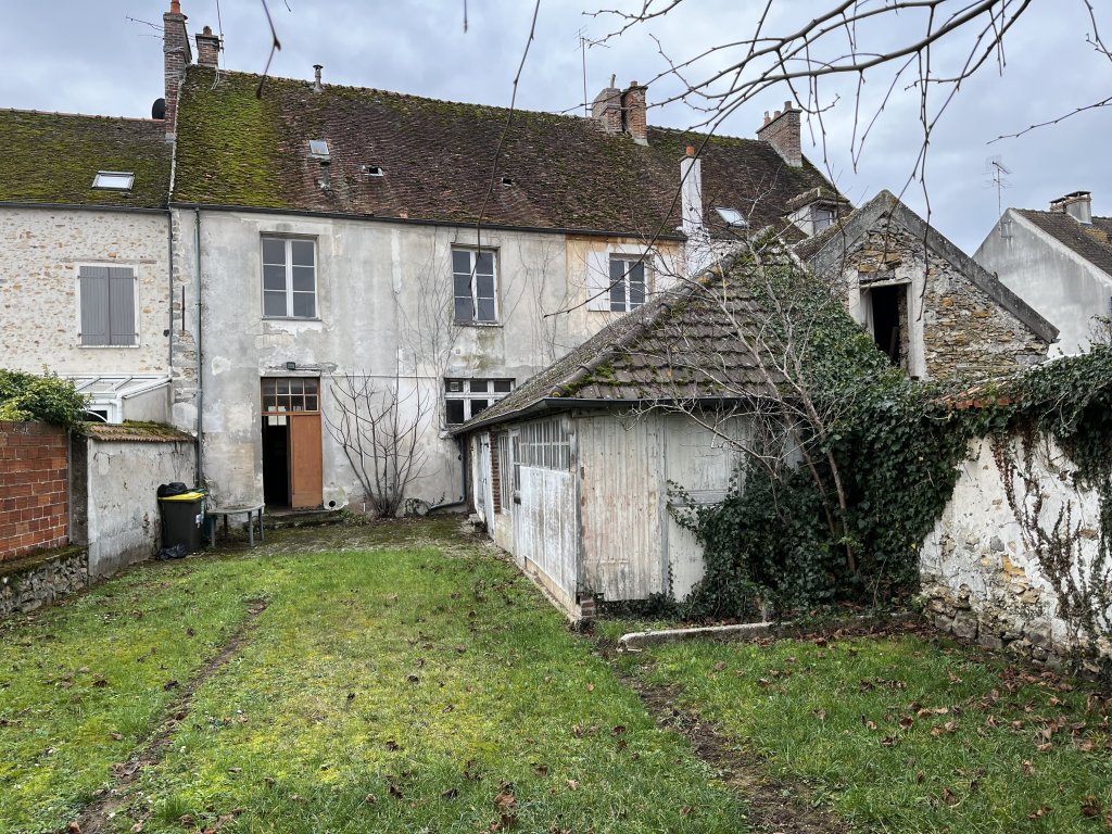 briarde A VENDRE - ROZAY EN BRIE - 260 m2 - 250 000 &euro;