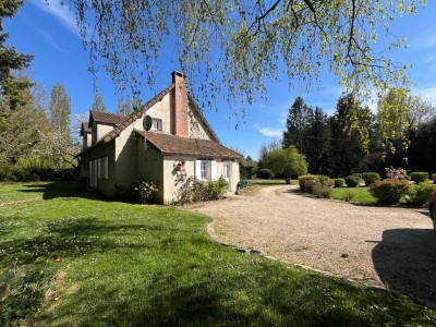 MAISON TRADITIONNELLE A VENDRE - TOUQUIN - 170 m2 - 395000€