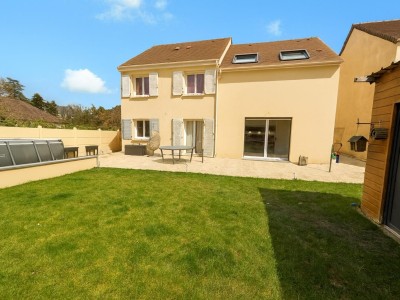 Maison traditionnelle RT2012 A VENDRE - TOURNAN EN BRIE - 140 m2 - 379000€