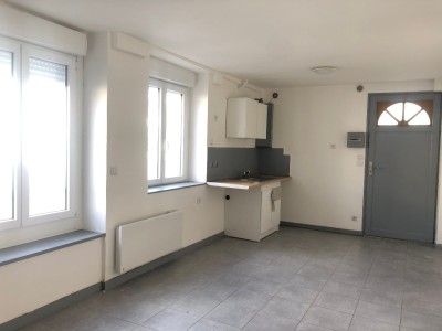 STUDIO A LOUER - FONTENAY TRESIGNY - 23.41 m2 - 470€ charges comprises par mois
