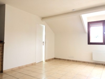 STUDIO A LOUER - GUIGNES - 30.38 m2 - 550�&euro; charges comprises par mois