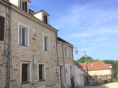 STUDIO A LOUER - ROZAY EN BRIE - 18.44 m2 - 350 € charges comprises par mois