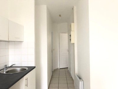 STUDIO A LOUER - ROZAY EN BRIE - 18.44 m2 - 350 € charges comprises par mois