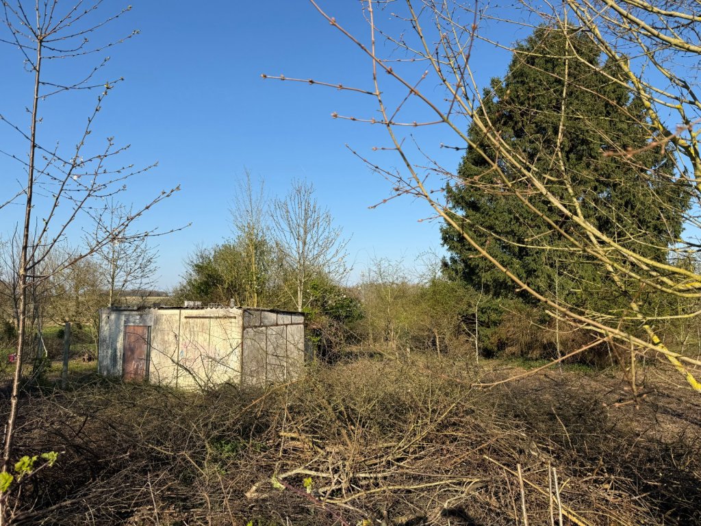 TERRAIN NON CONSTRUCTIBLE - BANNOST VILLEGAGNON - 3512 m2 - VENDU