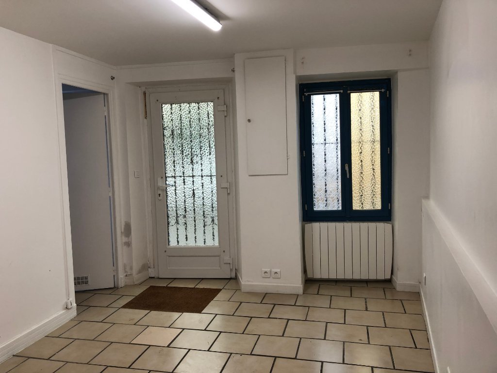 APPARTEMENT T1 A LOUER - LA FERTE GAUCHER - 20.3 m2 - 345�&euro; charges comprises par mois