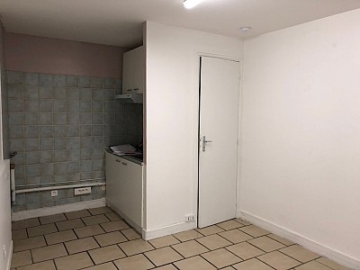 APPARTEMENT T1 A LOUER - LA FERTE GAUCHER - 20.3 m2 - 345 € charges comprises par mois