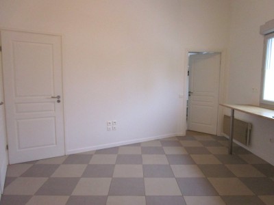 APPARTEMENT T2 A LOUER - FONTENAY TRESIGNY - 30.04 m2 - 650 € charges comprises par mois