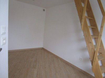 APPARTEMENT T2 A LOUER - FONTENAY TRESIGNY - 30.04 m2 - 650 € charges comprises par mois