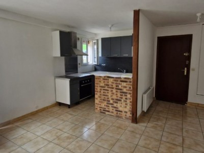 APPARTEMENT T2 A LOUER - GUIGNES - 41.66 m2 - 690€ charges comprises par mois