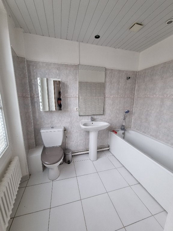 APPARTEMENT T2 A LOUER - LA FERTE GAUCHER - 43.42 m2 - 605 &euro; charges comprises par mois