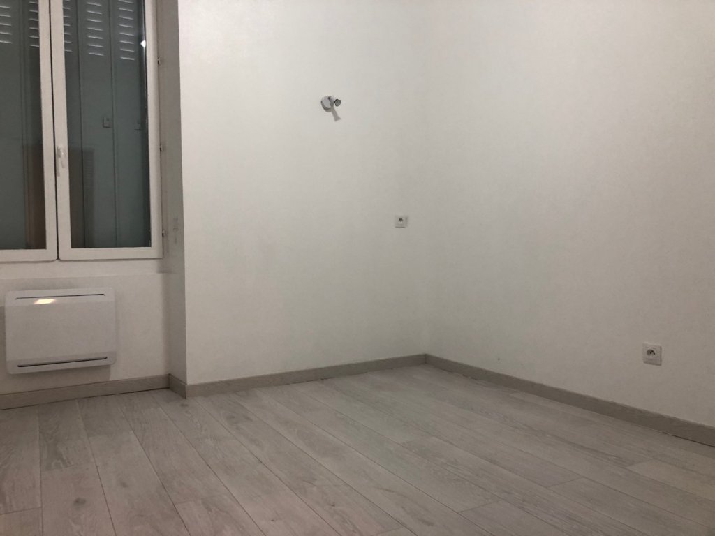 APPARTEMENT T2 A LOUER - MORMANT - 30.15 m2 - 590�&euro; charges comprises par mois