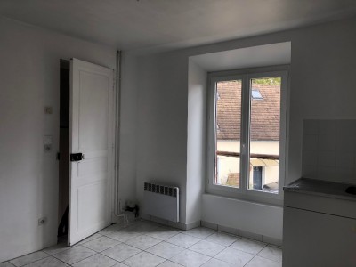 APPARTEMENT T2 A LOUER - OZOUER LE VOULGIS - 48.32 m2 - 650€ charges comprises par mois