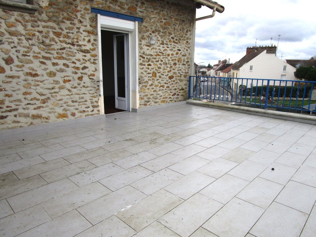 APPARTEMENT T3 A LOUER - FONTENAY TRESIGNY - 69.11 m2 - 850�&euro; charges comprises par mois