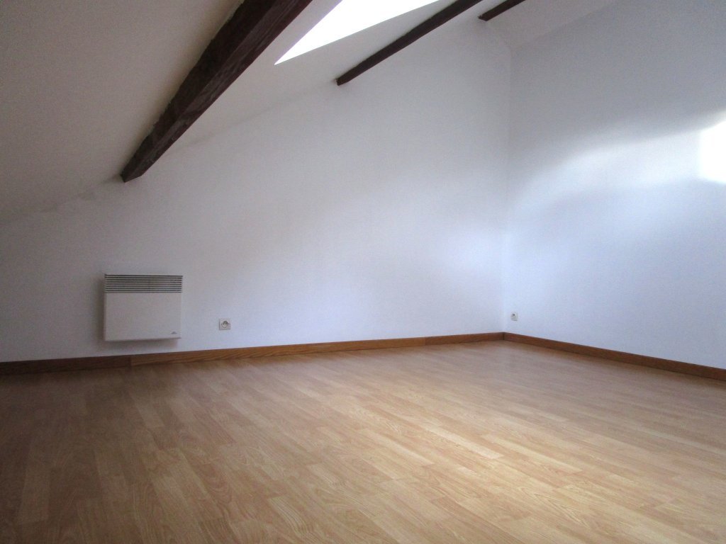 APPARTEMENT T3 A LOUER - FONTENAY TRESIGNY - 69.11 m2 - 850�&euro; charges comprises par mois