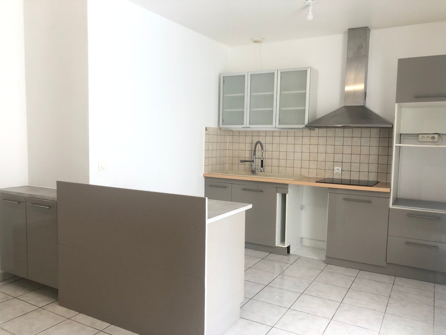 APPARTEMENT T3 A LOUER - FONTENAY TRESIGNY - 76.68 m2 - 850 &euro; charges comprises par mois
