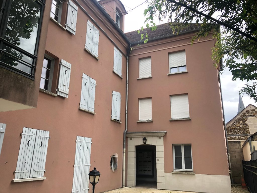 APPARTEMENT T3 A LOUER - GUIGNES proche centre ville - 61 m2 - 940 &euro; charges comprises par mois