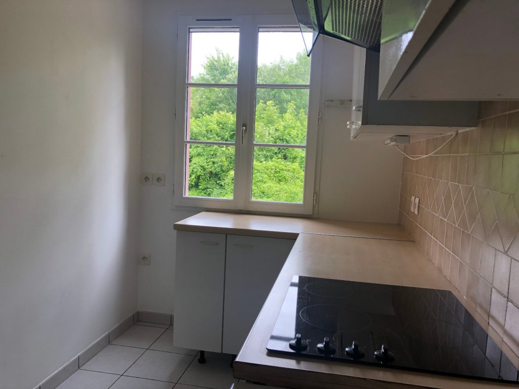 APPARTEMENT T3 A LOUER - GUIGNES proche centre ville - 61 m2 - 940 &euro; charges comprises par mois