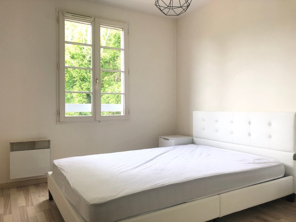 APPARTEMENT T3 A LOUER - GUIGNES proche centre ville - 61 m2 - 940 &euro; charges comprises par mois
