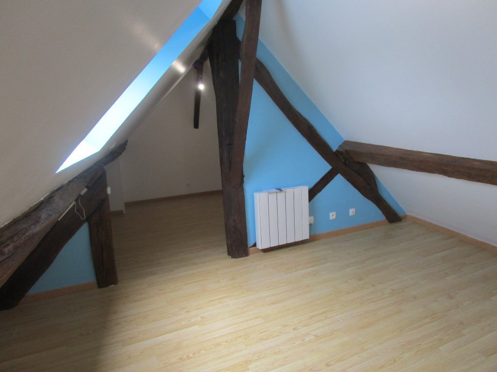 3 PIECES DUPLEX A LOUER - GUIGNES - 60.24 m2 - 855�&euro; charges comprises par mois