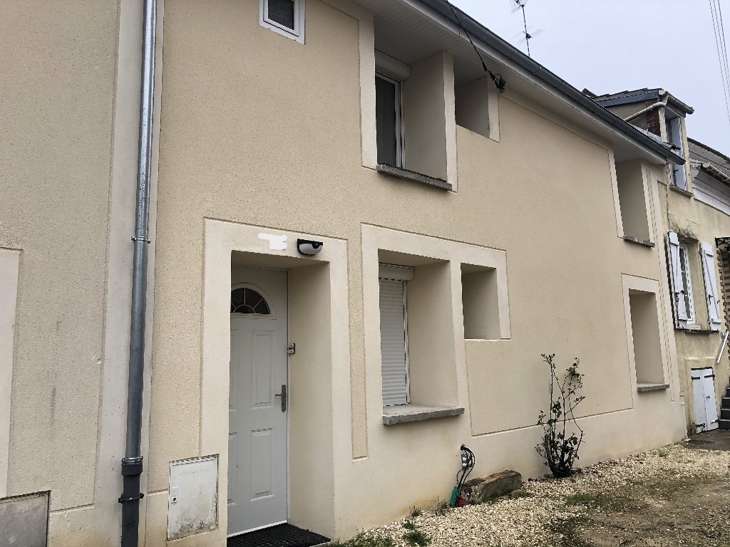 APPARTEMENT T3 A LOUER - GUIGNES - 51.36 m2 - 830�&euro; charges comprises par mois