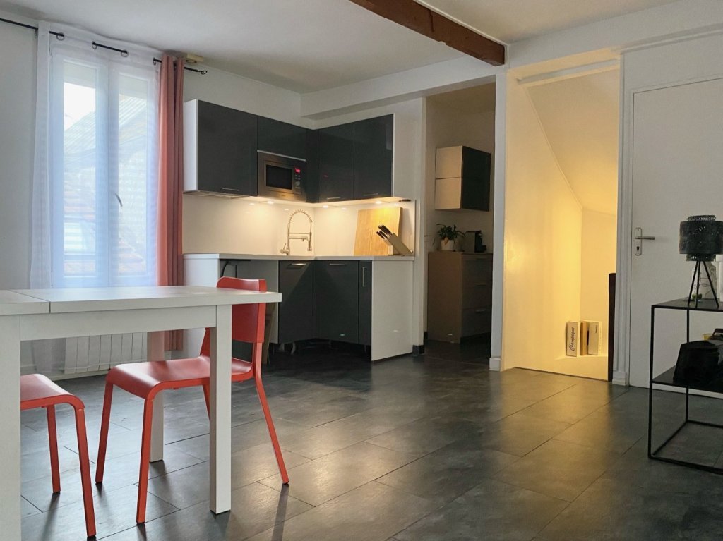 APPARTEMENT T3 A LOUER - LA FERTE GAUCHER CENTRE VILLE - 57.71 m2 - 690�&euro; charges comprises par mois