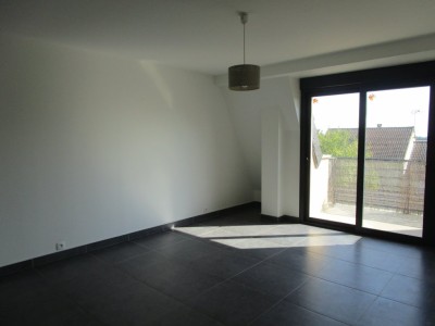 APPARTEMENT T3 A LOUER - MARLES EN BRIE - 58.44 m2 - 910�&euro; charges comprises par mois