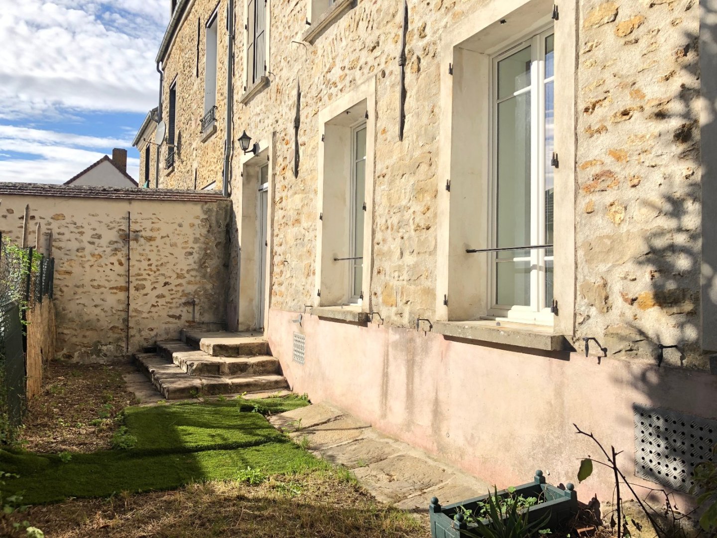 APPARTEMENT T3 A LOUER - ROZAY EN BRIE - 63.21 m2 - 905 &euro; charges comprises par mois