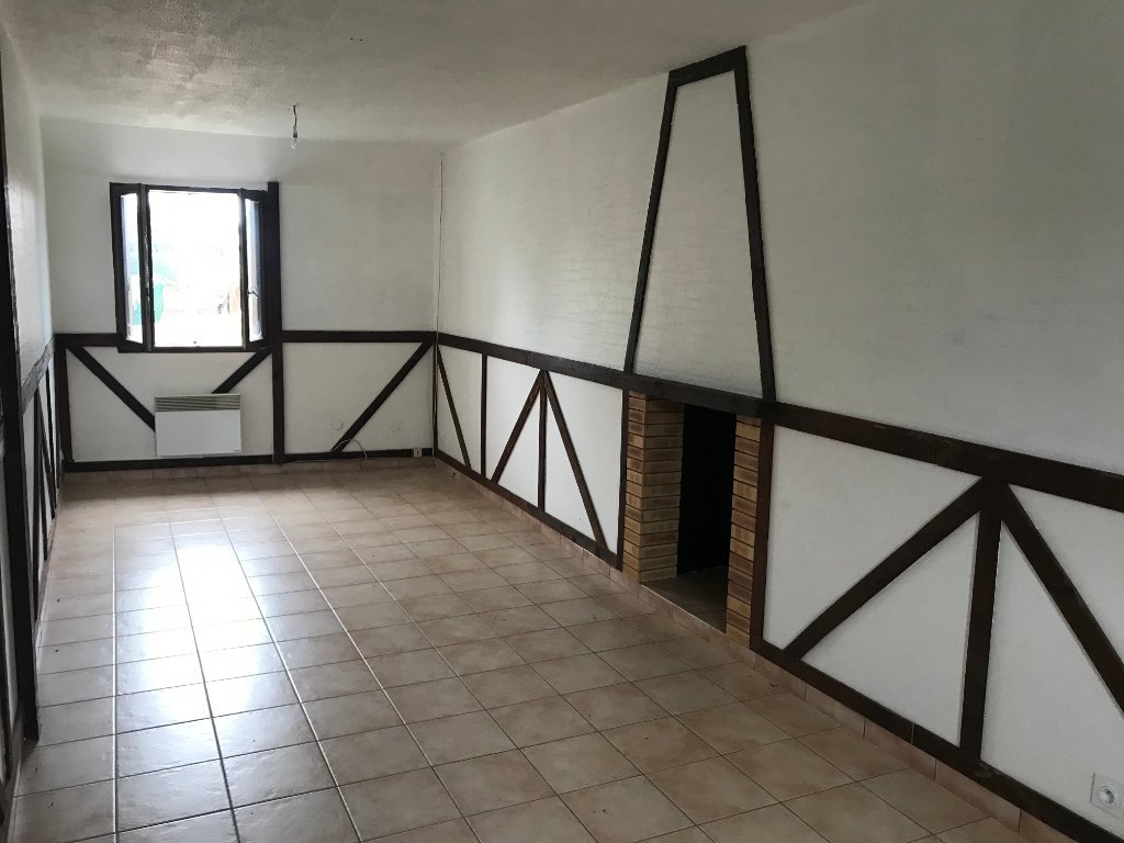 APPARTEMENT T3 A LOUER - VOINSLES - 83.41 m2 - 814 &euro; charges comprises par mois