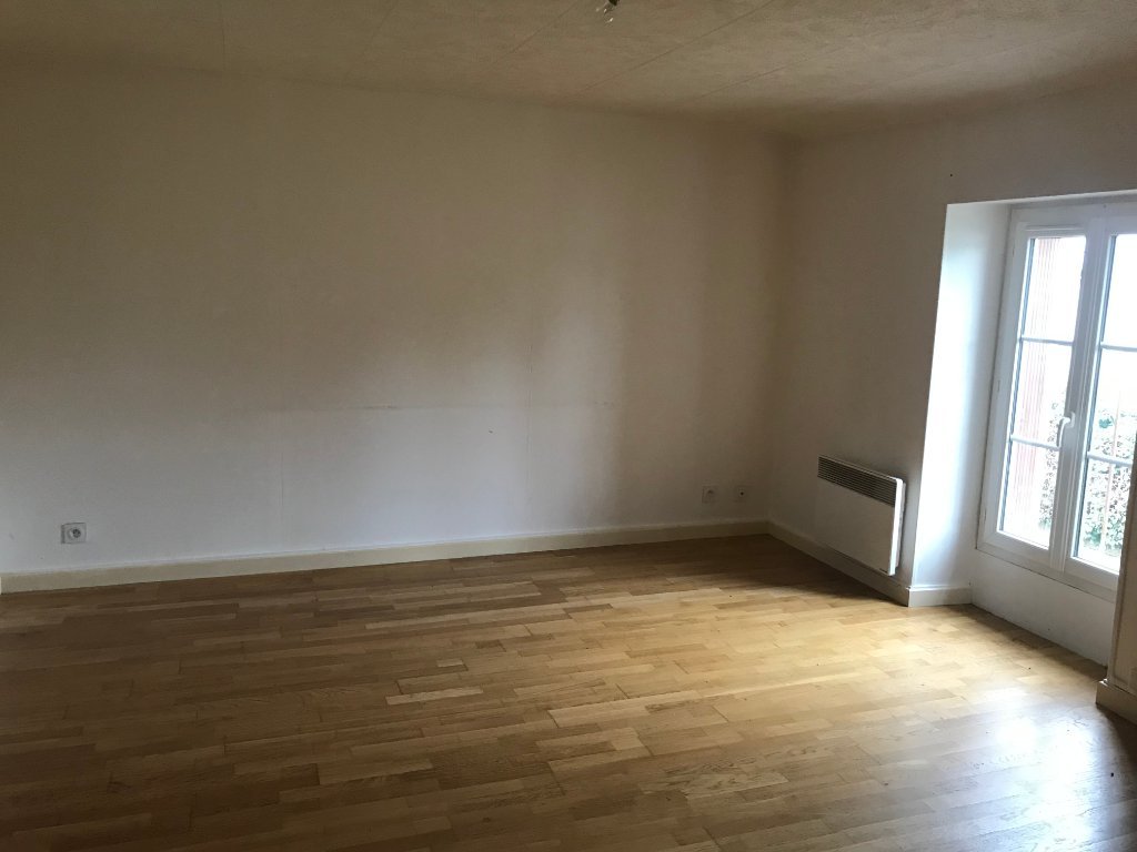 APPARTEMENT T3 A LOUER - VOINSLES - 83.41 m2 - 814 &euro; charges comprises par mois