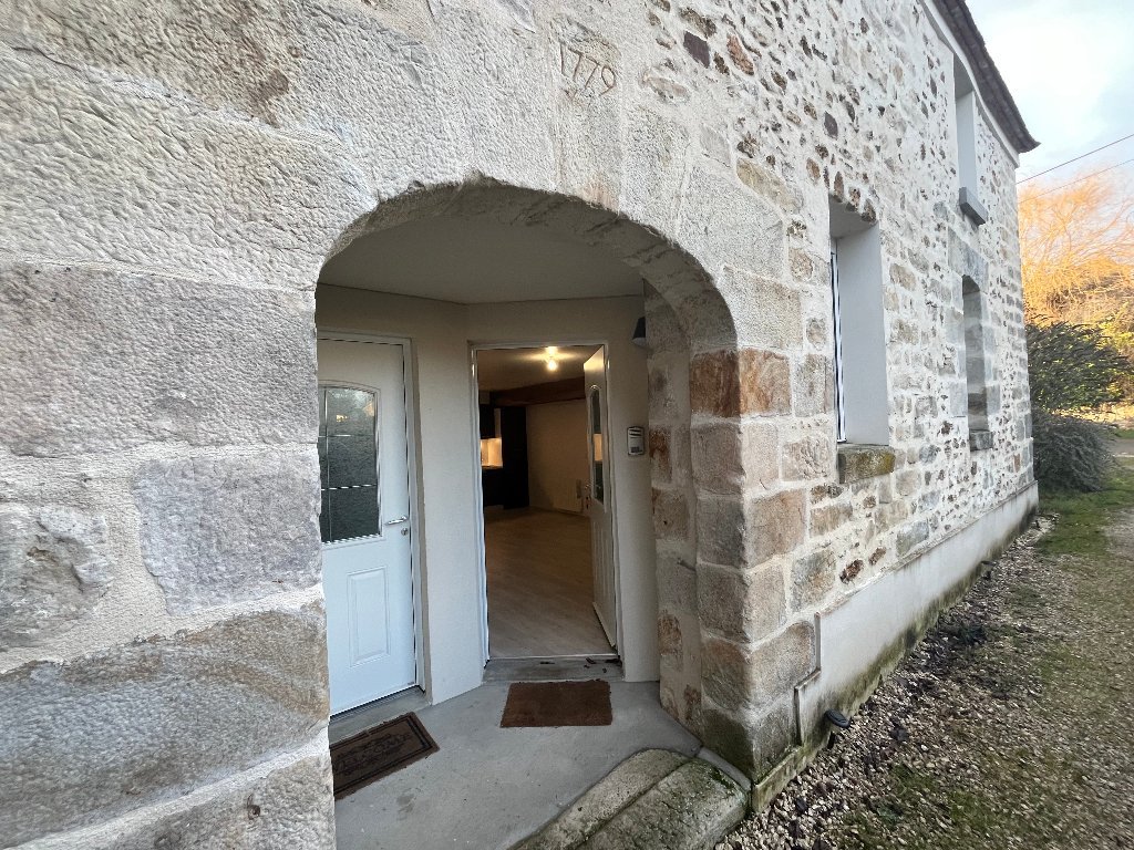 APPARTEMENT T3 A VENDRE - COURTOMER - 50.58 m2 - 169�000�&euro;