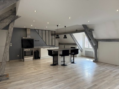 APPARTEMENT T3 A VENDRE - ROZAY EN BRIE - 48 m2 - 164000€