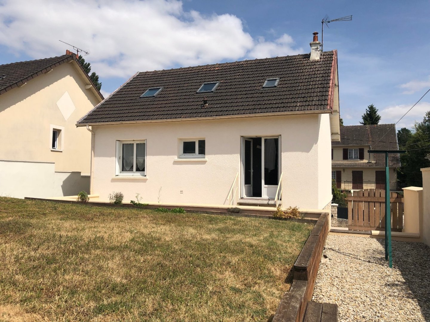 APPARTEMENT T4 A LOUER - COULOMMIERS - 102.31 m2 - 1 400 &euro; charges comprises par mois