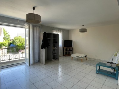 APPARTEMENT T5 A LOUER - GASTINS - 105.75 m2 - 950 € charges comprises par mois